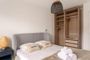 Maisons de vacances Villa Acacias - A 5min en voiture de la plage : photos des chambres