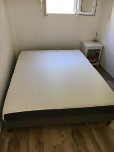 Maison bord de lac de charmes