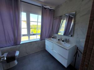 Vivienda Lago Sardiñeiro by INCostadaMorte