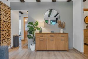 HIRSCH Stadt Apartment 6 - Balkon mit Flussblick - Parkplatz