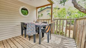 Campings Domaine Les Chenes Blancs : photos des chambres