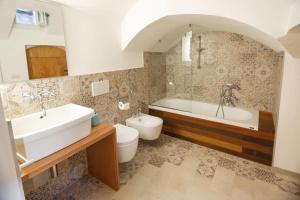 Nel cuore dei Sassi, calda e raffinata caverna