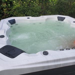 Edwardian Cottage in beautiful surroundings with hot tub