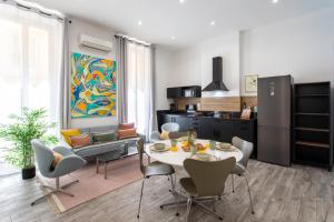 C15 - Staywiz us - 2 BDR Historic Old Cannes 5 min Sea - AC & Wifi