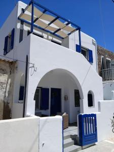 Kythnos Summer House by Vasiliki studios
