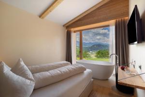 Oberplunerhof Luxury Chalet Woods