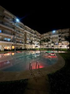 Belle appartement avec 2 grands piscines