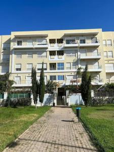 Belle appartement avec 2 grands piscines