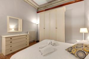 Academy House by Mamo Florence