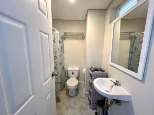 Near Mactan Airport Condo by Isla Stays