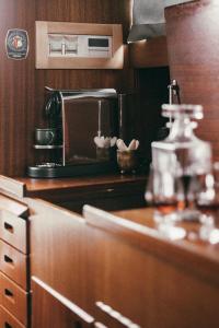 Classic Yacht I Royal Cruiser 34 - "Barrel"