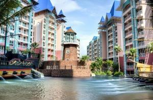 Grande Caribbean Condo