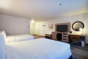 Queen Room with Two Queen Beds - Mobility and Hearing Access/Non-Smoking room in Hampton Inn & Suites Mountain Home