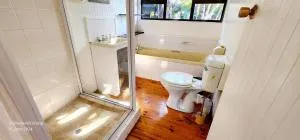 Milkwood Lodge 7 - Sleeps 7 - Portobello