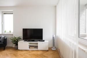 Embassy Avenue At Royal Park by BookingHost