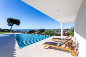 Villas VILLA ADRIANA VI4411 By Riviera Holiday Homes : photos des chambres