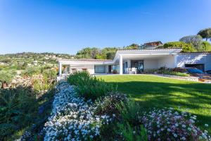 Villas VILLA ADRIANA VI4411 By Riviera Holiday Homes : photos des chambres