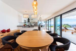 Villas VILLA ADRIANA VI4411 By Riviera Holiday Homes : photos des chambres