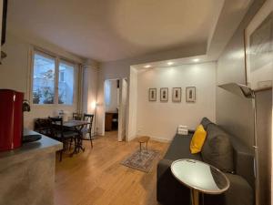 Nice flat in face to Seine River