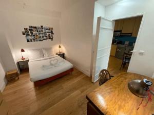 Nice flat in face to Seine River