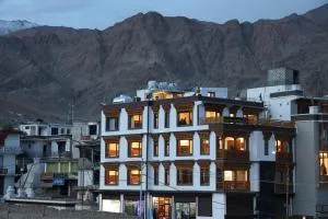 Hotel Paldan - 列城