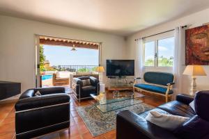 Villas VILLA HATELMA VI4404 By Riviera Holiday Homes : photos des chambres