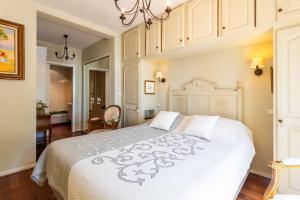 Villas VILLA HATELMA VI4404 By Riviera Holiday Homes : photos des chambres