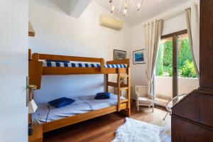 Villas VILLA HATELMA VI4404 By Riviera Holiday Homes : photos des chambres