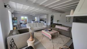 Appartements Urrugne, Croix des bouquets, au 1er etage d'une batisse Basque, APPT 10 pers avec piscine : photos des chambres