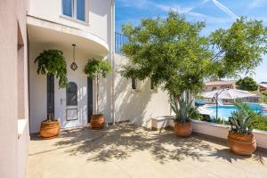 Five bedroom villa Emily with pool in Medulin