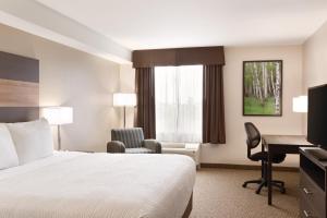 Days Inn & Suites by Wyndham Lindsay