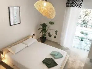 Zorba Meets Buddha - Kolokinthoú