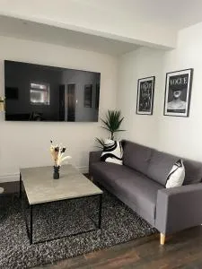 Lovely 2 Bed Full House By The Beach - 弗姆比