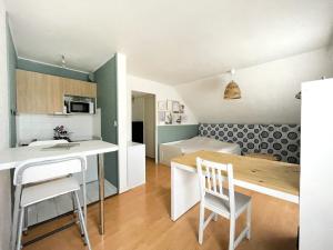 Appartements T1 cosy - 5min du port - parking - linge inclus : photos des chambres