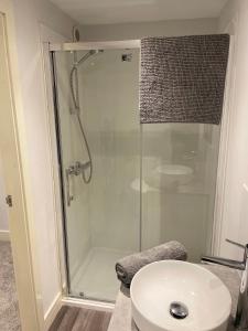 Luxury 1 Bedroom city Apartment