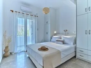 Aurora beachside home, Logaras beach, Paros - Логарас