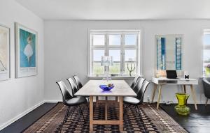 Cozy Home In Nørre Alslev With Wifi