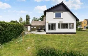 4 Bedroom Gorgeous Home In Aakirkeby - Åkirkeby