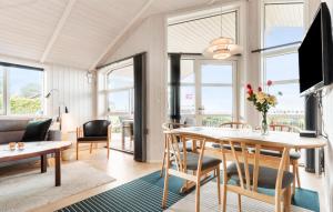 Holiday Home Rønde 36