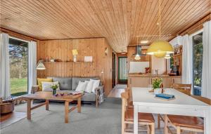 3 Bedroom Lovely Home In Sjællands Odde