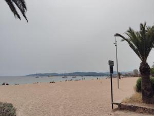 T3 avec piscine et proche de la mer 5mns à pied