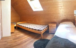 2 Bedroom Gorgeous Apartment In Bobolin