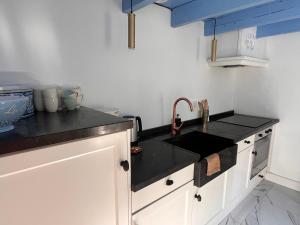 Lingeliefde Logement complete studio met eigen keuken en badkamer