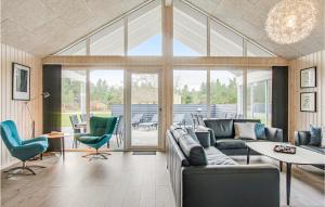 Cozy Home In Blåvand With Wifi