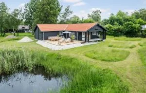 Nice Home In Store Fuglede With Wifi - Kåstrup