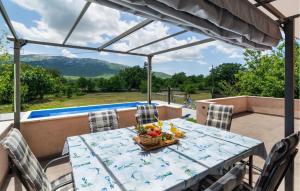 Five-Bedroom Holiday Home Dugopolje With A Fireplace 03