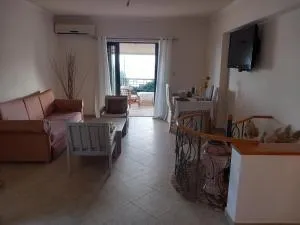 Mary House - Ovriós