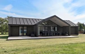 3 Bedroom Beautiful Home In Væggerløse