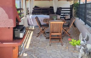 Nice Home In Novi Vinodolski With Wifi 