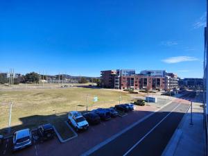 Lakeside apartment, walking distance to foreshore